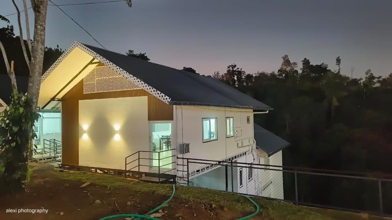 The Cloud Mountain Tourist Villa Vagamon Buitenkant foto